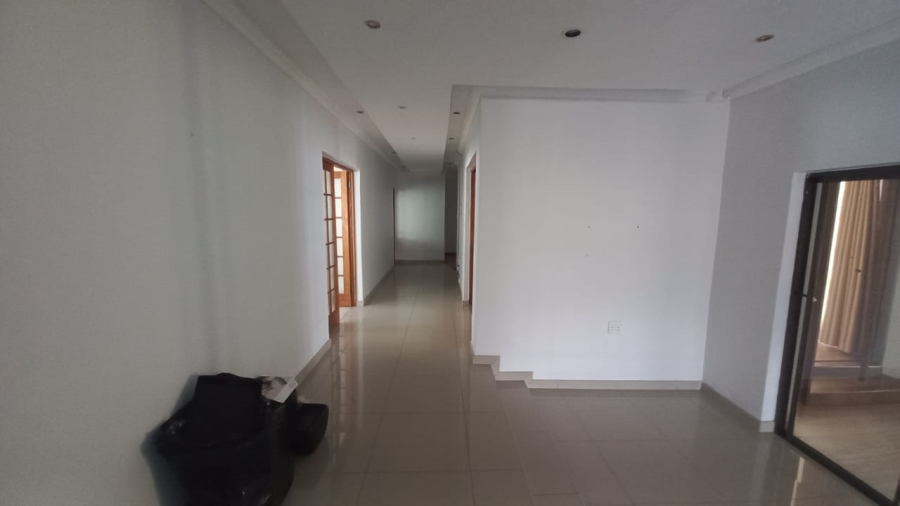 5 Bedroom Property for Sale in Ladybrand Free State
